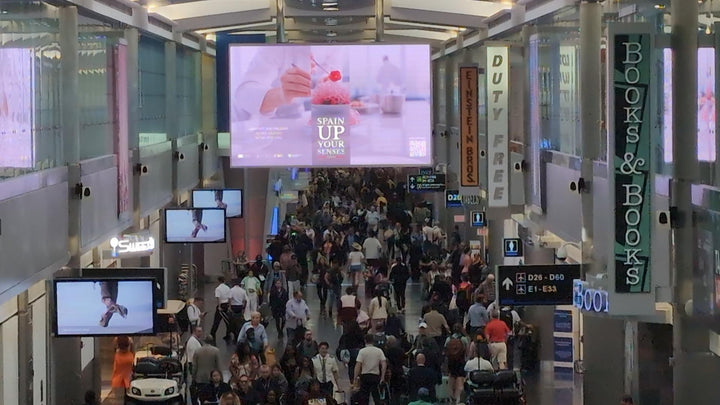 Digital Spectacular Network (2200, 2400), Miami International Airport North Terminal, Miami