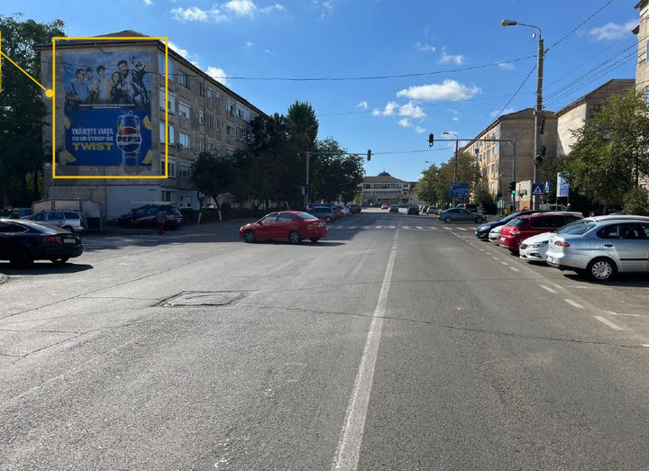 Oradea Str Seleusului spre Lotus Center Mesh Billboard, Romania