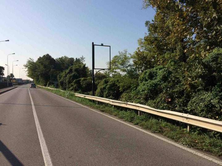 Billboard Via Cassinone, Seriate, Italy