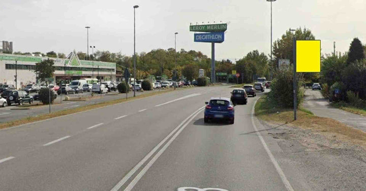 Billboard Via Cassinone, Seriate, Italy