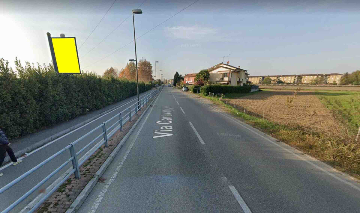 Billboard Via Caravaggio 60 mt. prima di Via Vesture, Treviglio, Italy