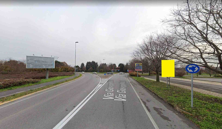 Billboard Via Mazzini, Trezzo sull'Adda, Italy
