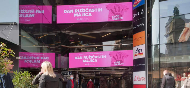 Synchronised Twin Digital Screens, Cvjetni Square, Zagreb, Croatia