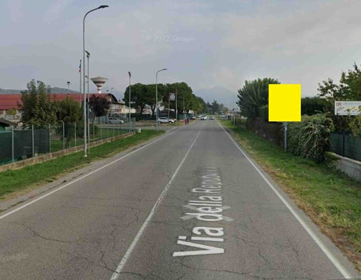 Billboard Via della Repubblica (ex S.p. 84 kM. 3+208/sx), Castelli Calepio, Italy