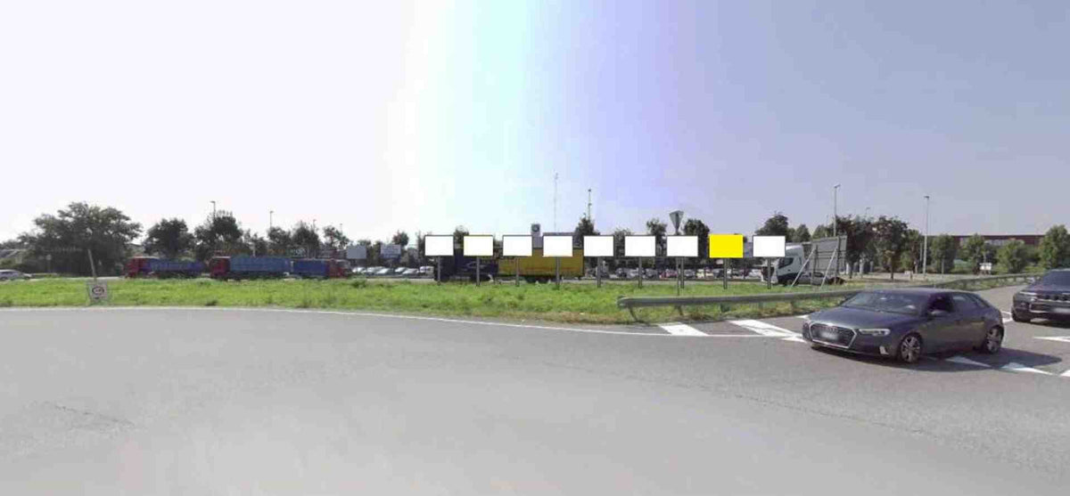 Billboard Via Santa Maria in Campo (Posizione 2), Cambiago, Italy