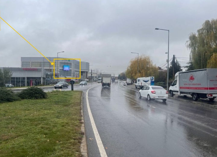 Pitesti Calea Campulung Digital LED Billboard, Romania