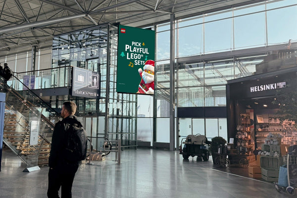 Plaza Portrait Screen at the Schengen Business Lounge, Helsinki Airport — image 2