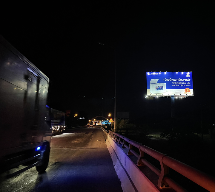 Pole Billboard, Bridge Bến Thủy 2, H8+20/km23 QL1A, commune Lam Thành, Nghe An