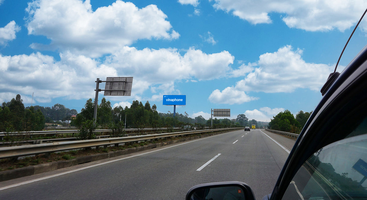 Pole Billboard, HNLC 05, Km24 +650 expressway Hà Nội – Lào Cai, Hanoi