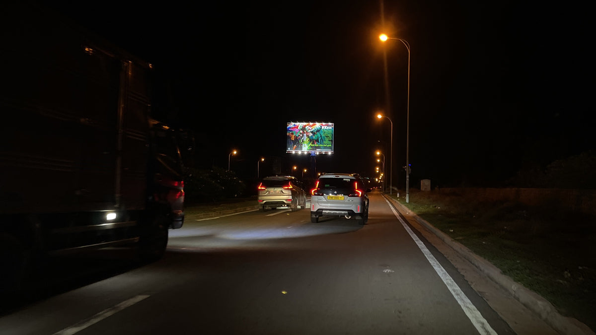 Pole Billboard, Km 23+010, median strip Nguyễn Tất Thành, Nha Trang
