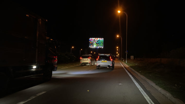 Pole Billboard, Km 23+010, median strip Nguyễn Tất Thành, Nha Trang