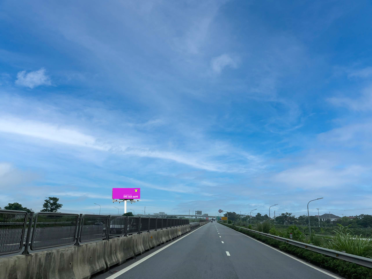 left side hướng Ninh Bình đi Thanh Hóa. Địa phận ward Đông Hoa Lư, Vietnam