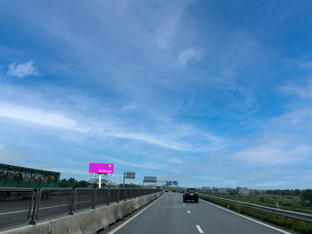 left side hướng Ninh Bình đi Thanh Hóa. Địa phận ward Đông Hoa Lư, Vietnam