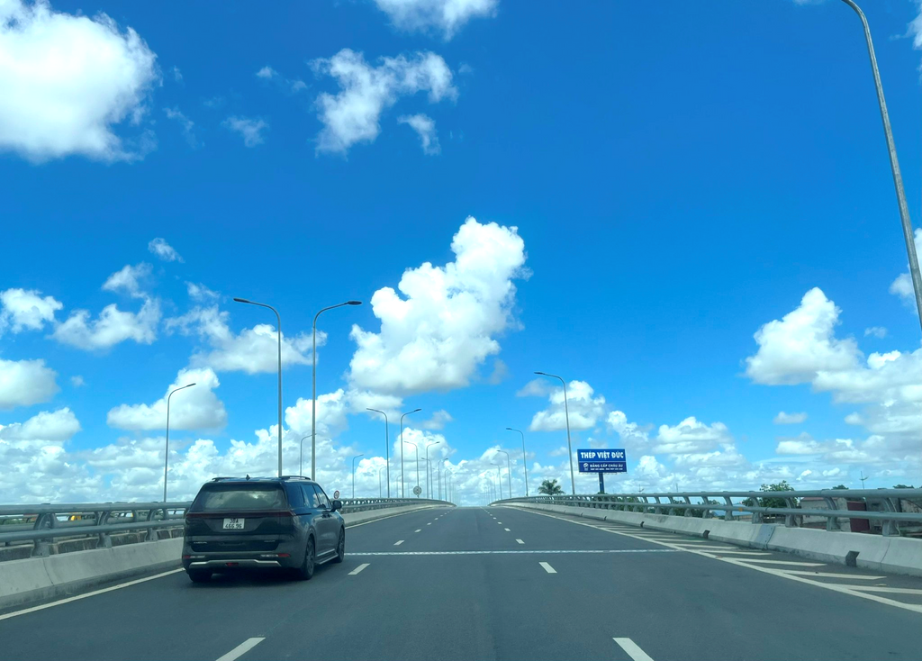 phía left side hướng Ninh Bình đi Thanh Hóa, Vietnam