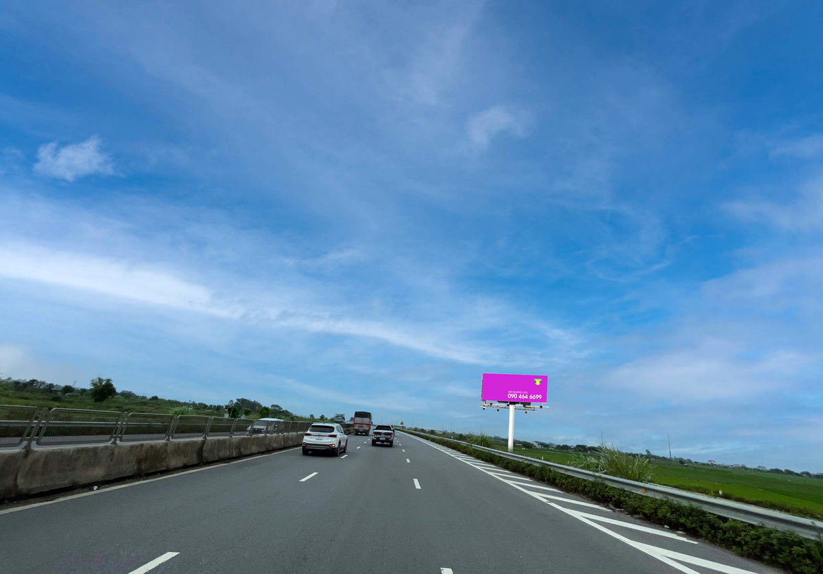 left side hướng Ninh Bình đi Thanh Hóa. Địa phận ward Yên Thắng, Vietnam