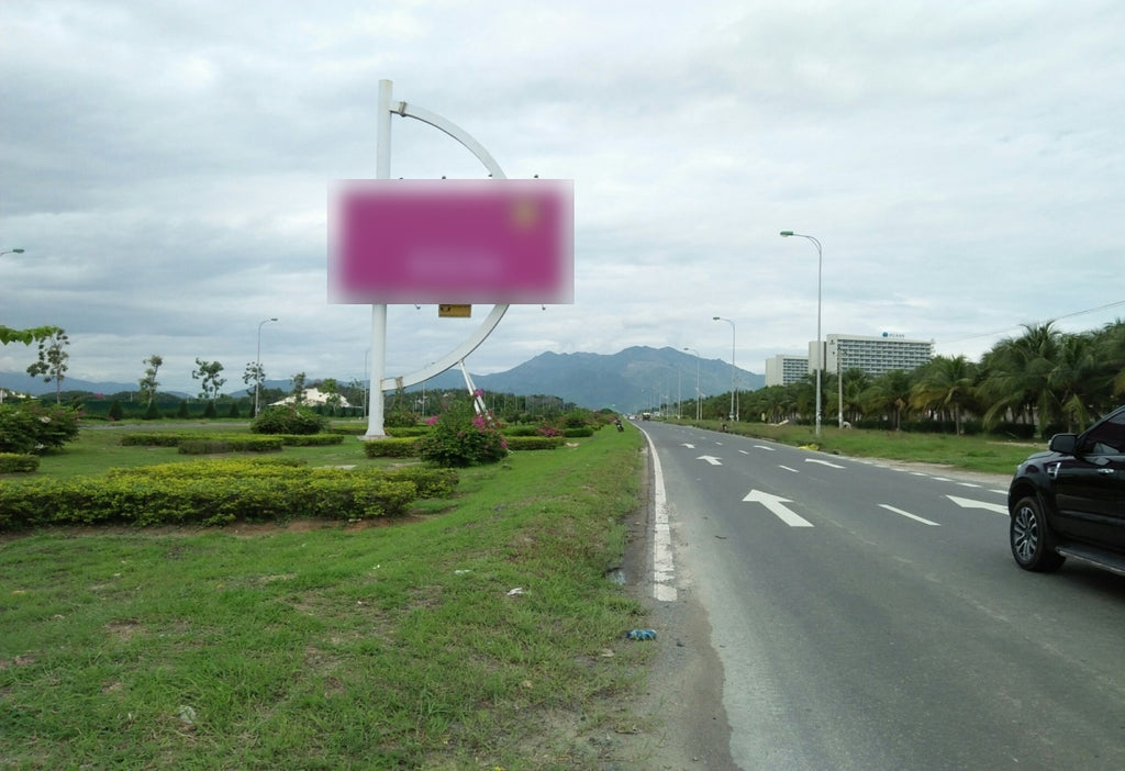 Pole Billboard, Position 1, km23+700, towards airport Cam Ranh, Khánh Hòa (wing buồm), Nha Trang