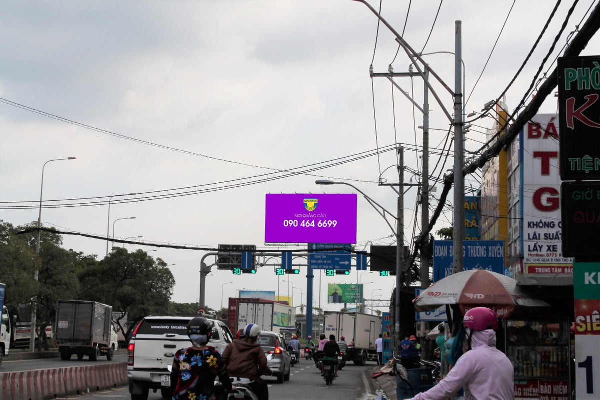 Position 1: median strip QL 1A (đoạn roundabout An Lạc), Vietnam
