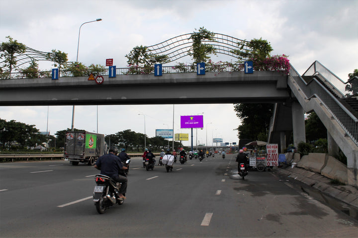 Pole Billboard, Position 2: median strip QL 1A (đoạn roundabout An Lạc), Ho Chi Minh City