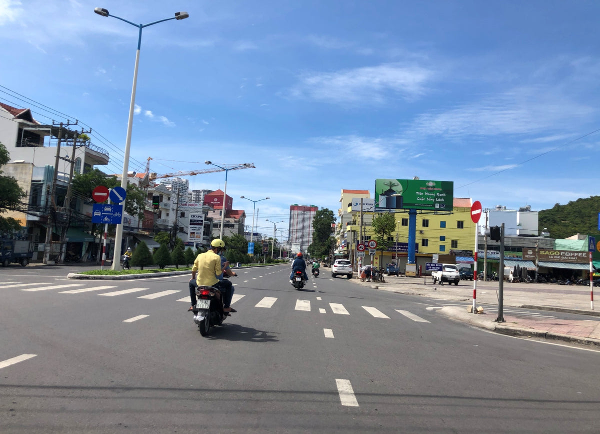 Pole Billboard, Position 3, góc sidewalk market Vĩnh Hải, Nha Trang