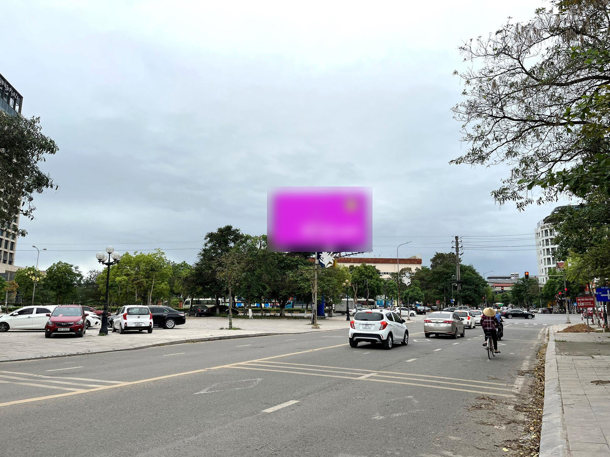 Pole Billboard, Position: crossroads Mê Linh - Tôn Đức Thắng, ward Vĩnh Phúc, Phu Tho
