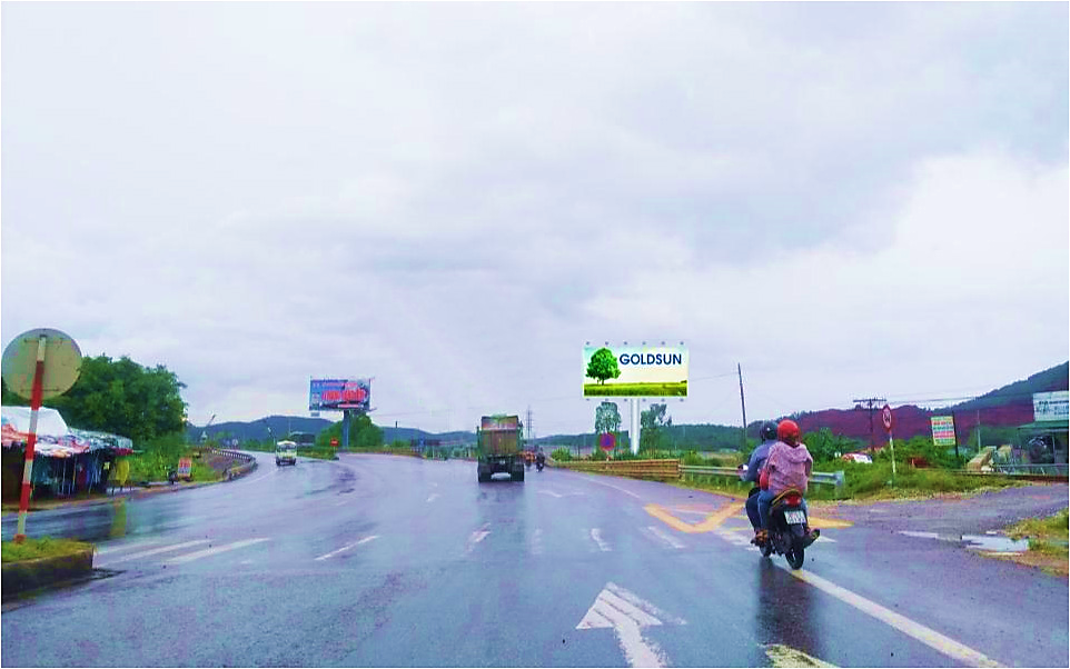 Pole Billboard, Position km441+900 QL1A, Nghi Yên, Nghi Lộc, Nghe An