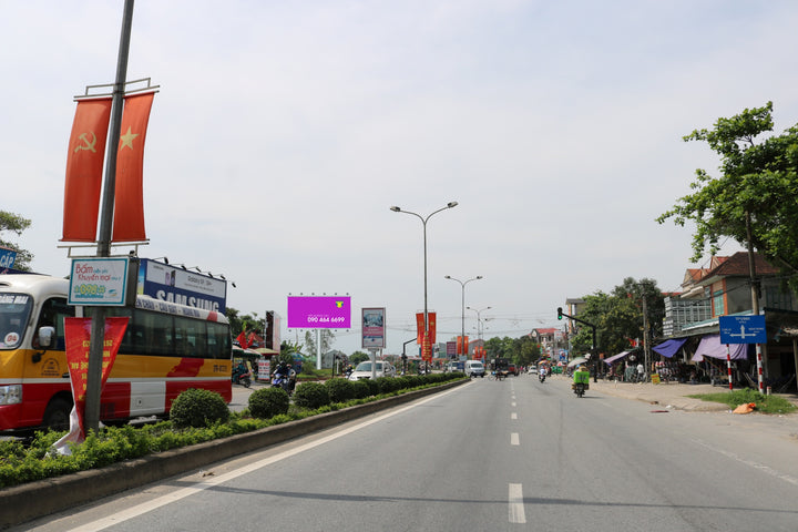 Pole Billboard, Position km450+600 QL1A, commune Nghi Lộc, Nghe An