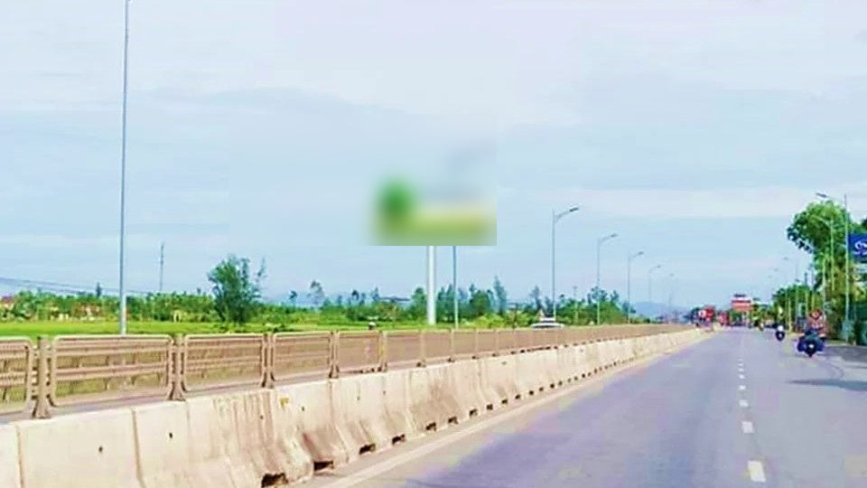 Pole Billboard, Position km452, QL1A, commune Nghi Lộc, Nghe An