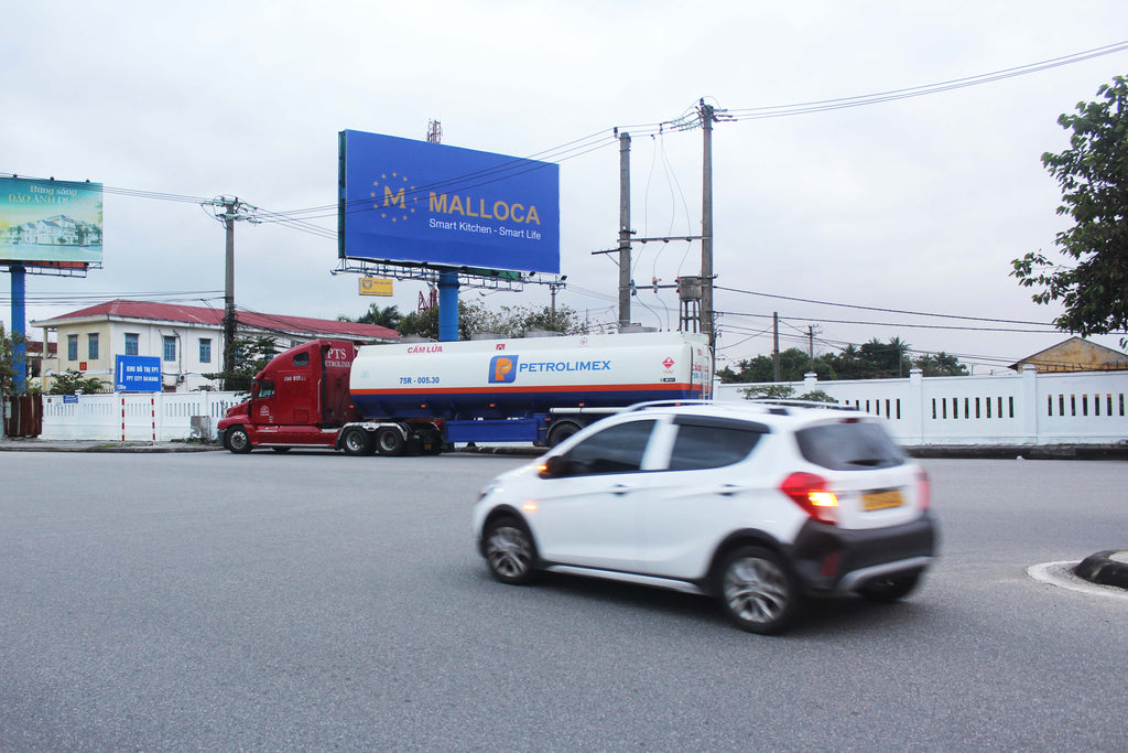 Pole Billboard, S2 - entry/exit of airport international Đà Nẵng, Da Nang