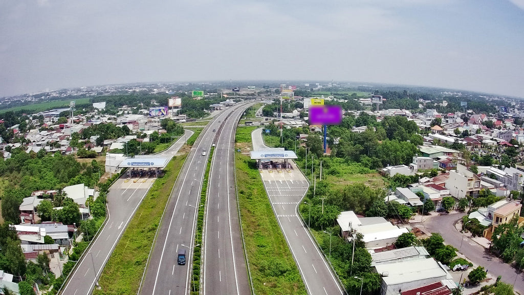 Pole Billboard, VT02 toll station, lối ra expressway LTDG (expressway LTDG – SB)-interchange expressway LTDG – QL51, Dong Nai