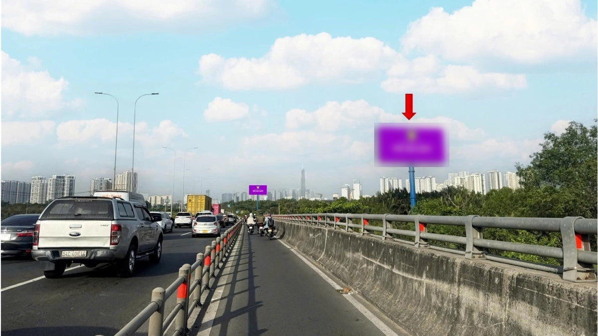Pole Billboard, VT04 interchange An Phú - approach road expressway HCM -LTDG, Thủ Đức, Ho Chi Minh City