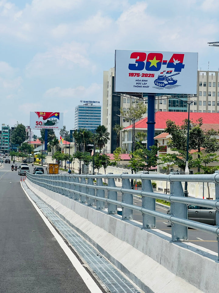 Pole Billboard, VT11 - access road to terminal T3 TSN, Tân Bình, Ho Chi Minh City