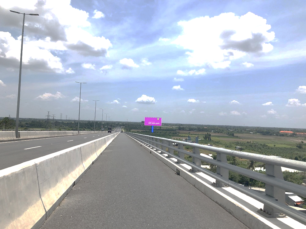 Pole Billboard, VT13-bridge foot Cao Lãnh, commune Mỹ An Hưng, Dong Thap