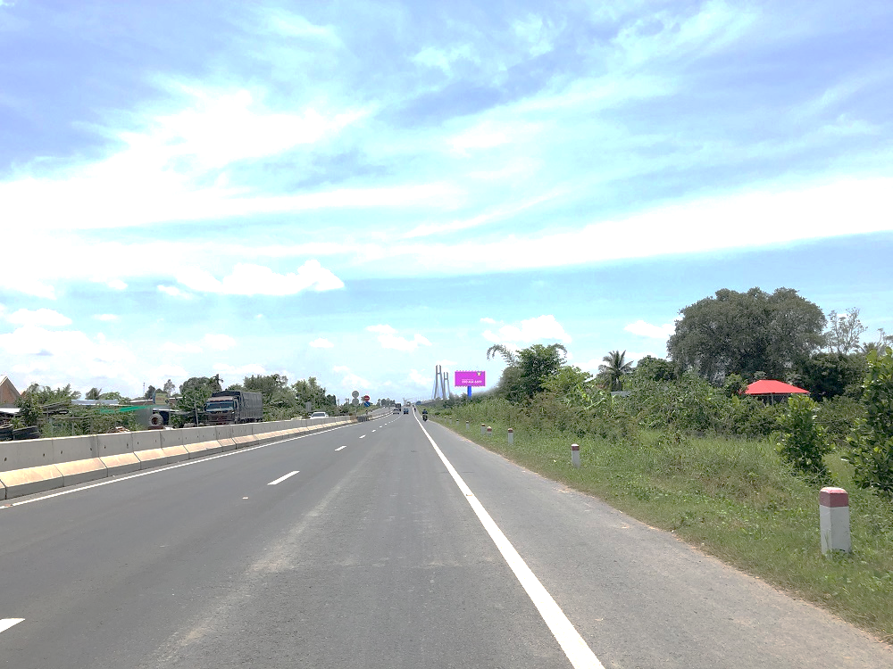 Pole Billboard, VT25-area bridge Vàm Cống, commune Lai Vung, Dong Thap