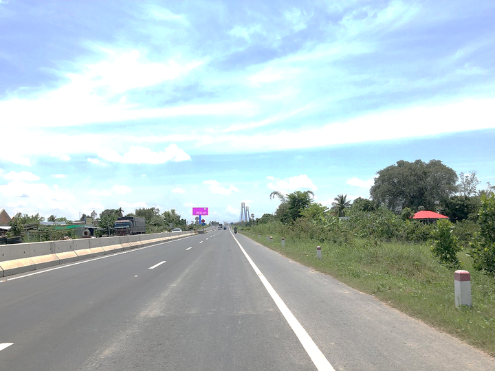 Pole Billboard, VT26-area bridge Vàm Cống, commune Lai Vung, Dong Thap