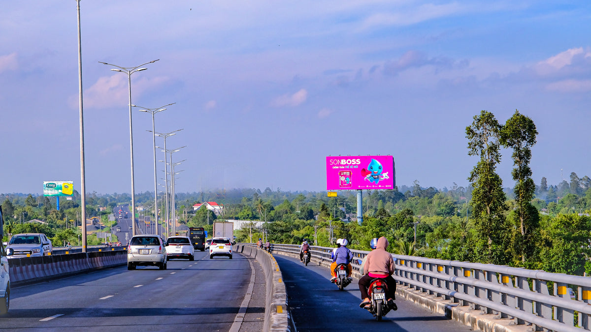 Pole Billboard, VT30 - traffic island interchange QL54, bridge foot Vàm Cống, commune Lai Vung, Dong Thap