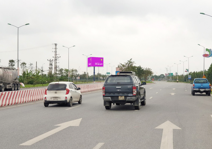 Pole Billboard, VT4 - Gia Lộc - HD: Đảo giao thông interchange QL38B and road 62m, km 6+030, right side hướng HN đi Hải Phòng, Haiphong