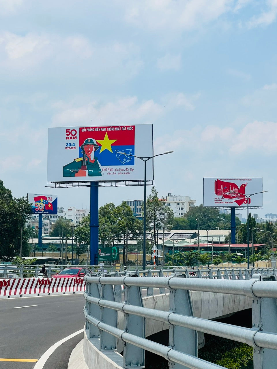Pole Billboard, VT6 - access road to terminal T3 TSN, Tân Bình, Ho Chi Minh City