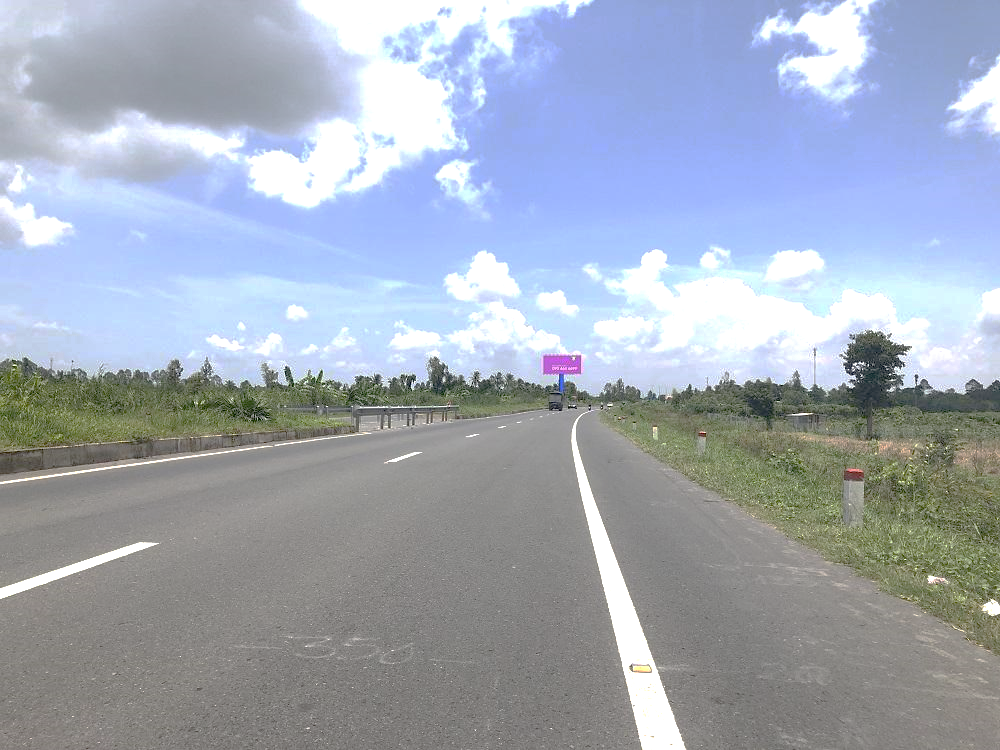 Pole Billboard, VT6-approach road bridge Cao Lãnh, ward Cao Lãnh, Dong Thap