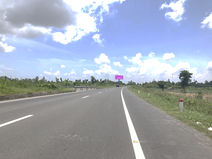 Pole Billboard, VT6-approach road bridge Cao Lãnh, ward Cao Lãnh, Dong Thap