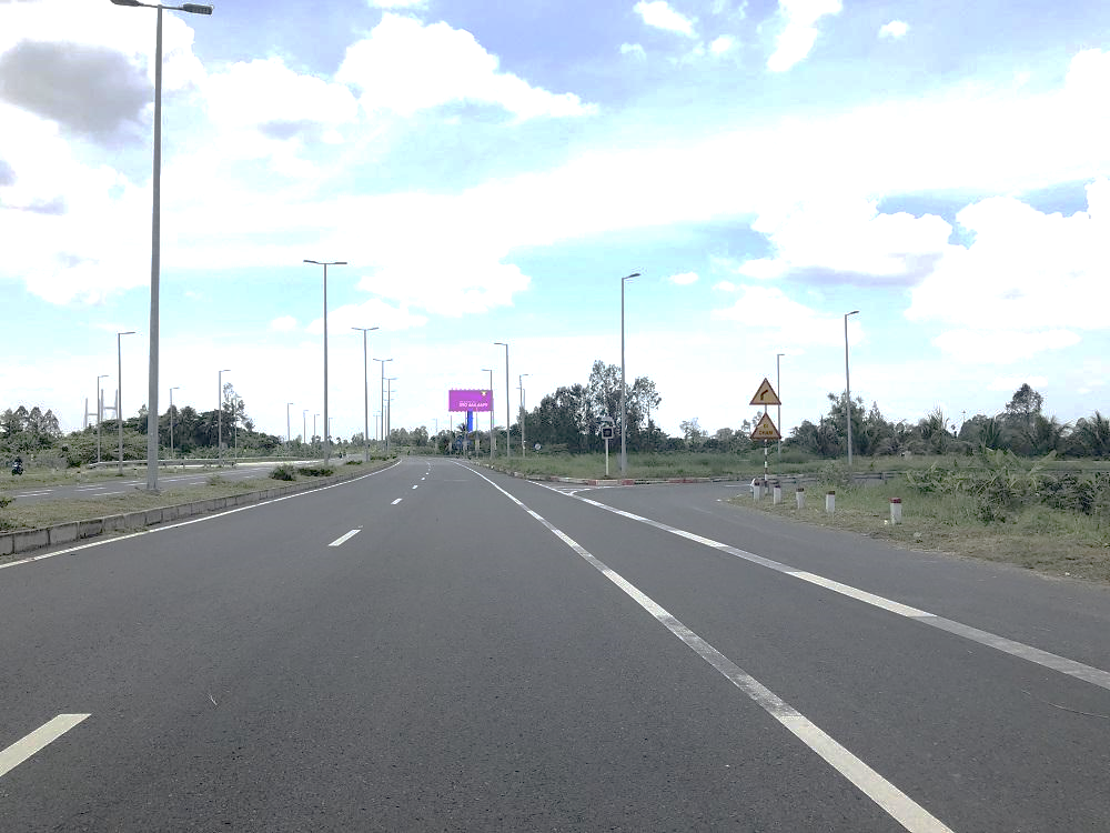 Pole Billboard, VT6-approach road bridge Cao Lãnh, ward Cao Lãnh, Dong Thap