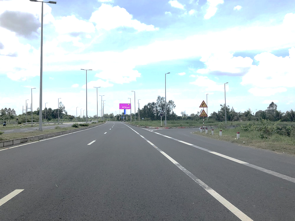 Pole Billboard, VT7- approach road bridge Cao Lãnh, ward Cao Lãnh, Dong Thap