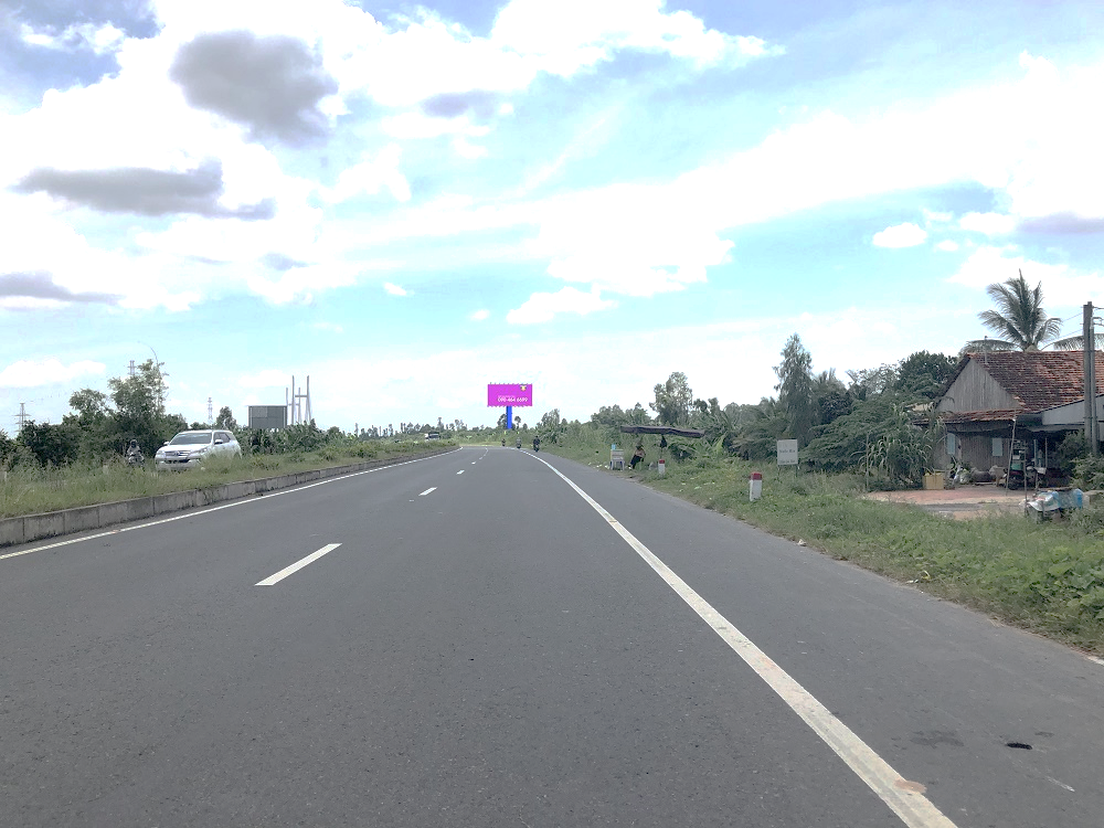 Pole Billboard, VT8 - approach road bridge Cao Lãnh, ward Cao Lãnh, Dong Thap