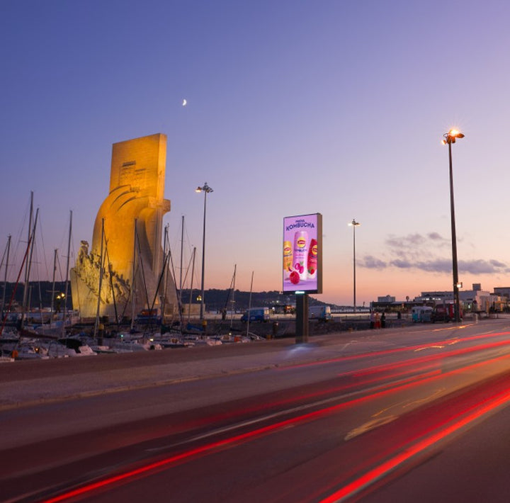 Premium LED Sky 8 sqm Avenida Brasília (Vela Latina), Lisbon