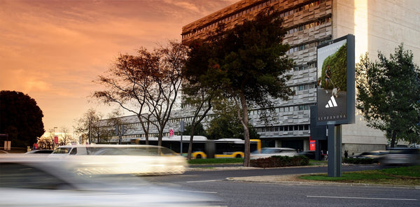 Premium LED Sky 8 sqm Pair, Avenida Dom João II (Avenida Aquilino Ribeiro Machado and Avenida de Berlim), Lisbon — image 2