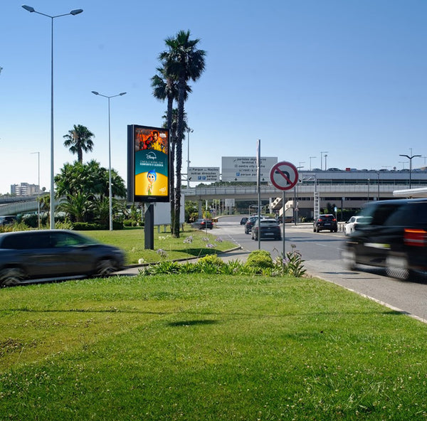 Iconic Sky LED 37 sqm, Lisbon — image 2