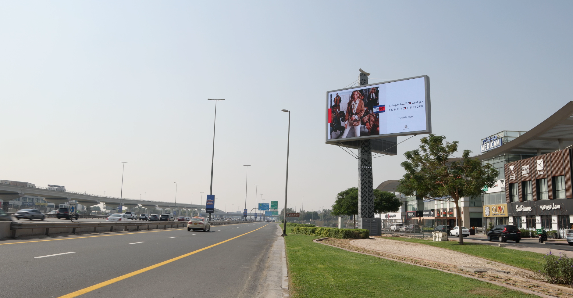 Advertise on Sheikh Zayed Road LED