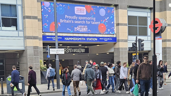 Hammersmith Broadway Talgarth Road Entrance Digital Screen, London — image 2