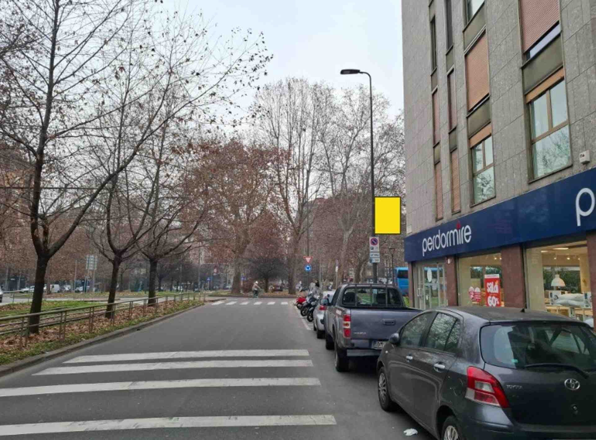 Pole sign Via Cenisio palo n. 73, Milano, Italy