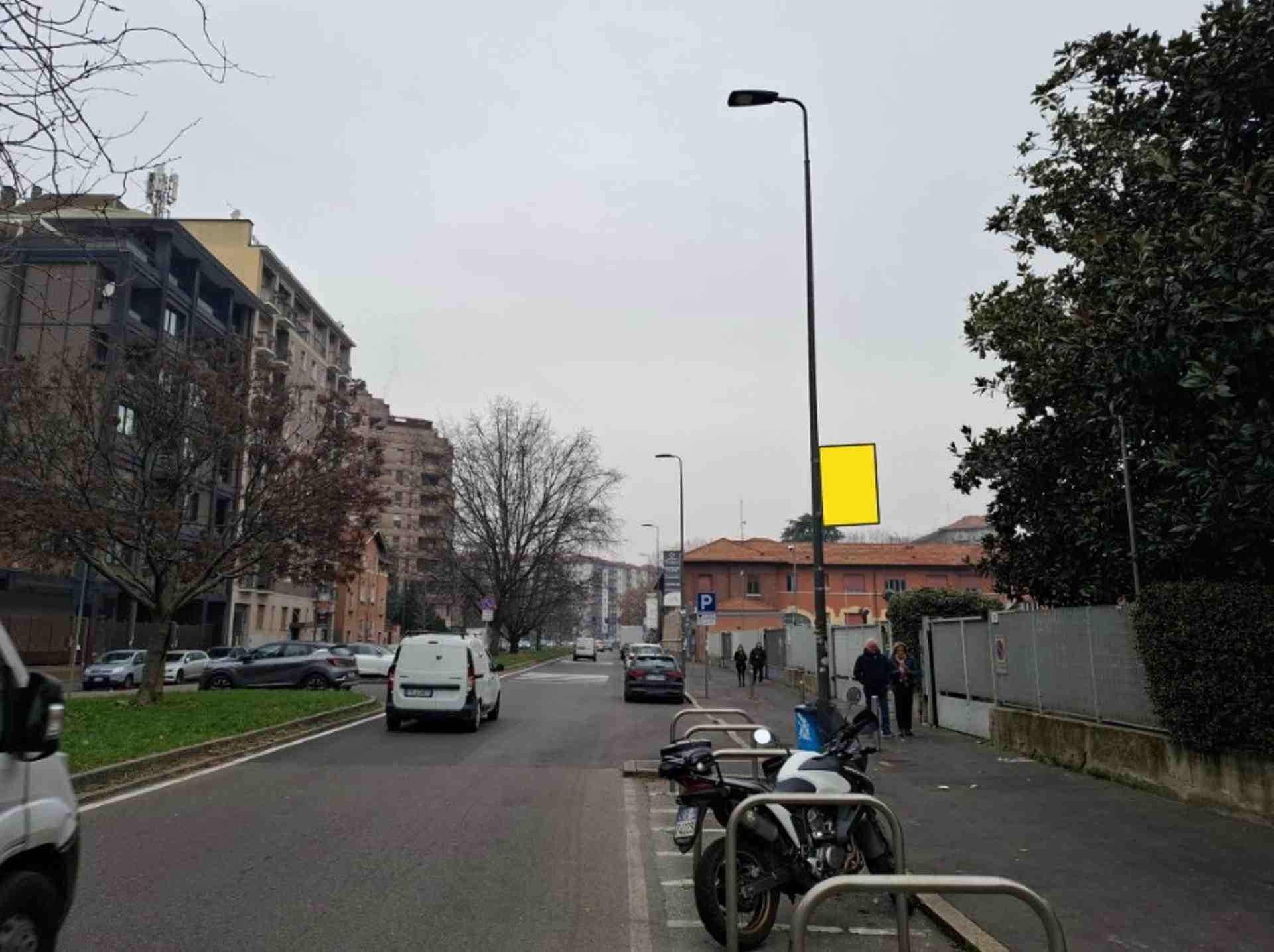 Pole sign Via Bartolomeo d'Alviano palo n. 62, Milano, Italy