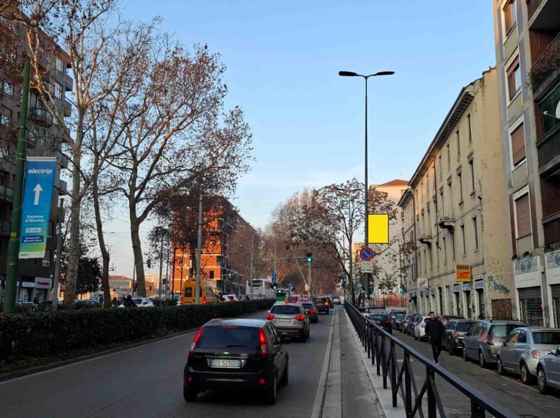 Pole sign Viale Tibaldi palo n. 5, Milano, Italy
